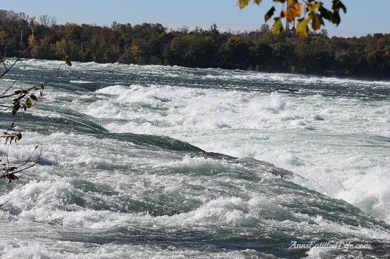 Niagara Falls, Goat Island and Three Sisters Islands