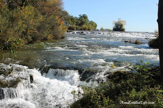 Niagara Falls, Goat Island and Three Sisters Islands