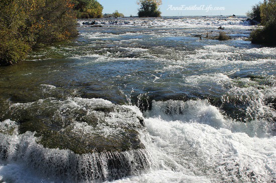 Niagara Falls, Goat Island and Three Sisters Islands