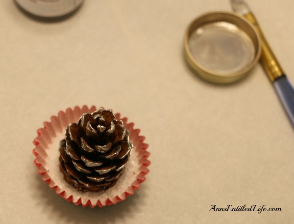 Pine Cone Holiday Place Card Holders