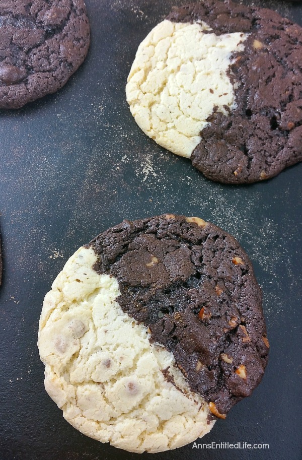The classic Black and White Cookie made easy! Use a cake mix to make these delicious cookies that taste like the finest melding of a sugar cookie and a brownie. Fast and easy to make, these cookies are real crowd-pleasers.