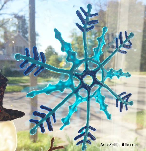 Make Your Own Snowflake Window Cling. Looking for a fun project to make with your children or grandchildren this winter? How about window clings!? Make your own snowflake window cling using these easy step by step directions. This is a great activity to beat winter boredom, when someone has the sniffles, or to just decorate your windows for winter!