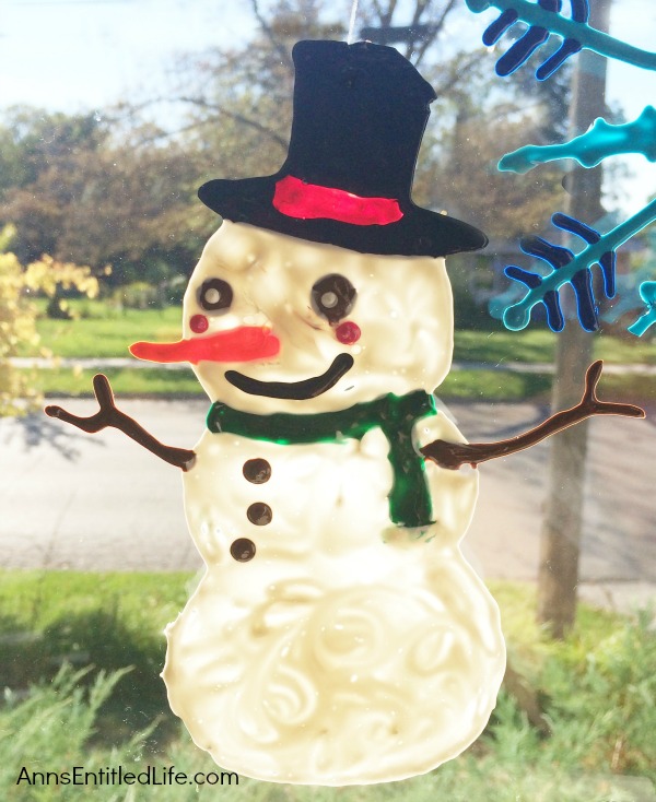 Make Your Own Snowman Window Cling. Looking for a fun project to make with your children or grandchildren this winter? How about window clings!? Make your own snowman window clings using these easy step by step directions. This is a great activity to beat winter boredom, when someone has the sniffles, or to just decorate your windows for winter!