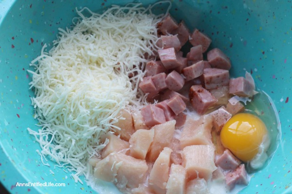 Chicken Cordon Bleu Casserole Recipe. A favorite classic dish turned into easy to toss together casserole. This Chicken Cordon Bleu Casserole gives you all of the flavors of the traditional dish in an easy to make and serve style that screams comfort food. Make and serve or store as a freezer meal for later. The whole family will enjoy this wonderful Chicken Cordon Bleu Casserole Recipe.