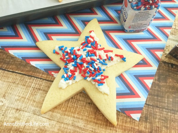 Homemade Star Cookies Recipe. A fun and festive star cookie treat, perfect for summer picnics, Independence Day celebrations and more! This delicious vanilla dough and accompanying vanilla frosting recipe will have your friends and family gobbling up these tasty Homemade Star Cookies!