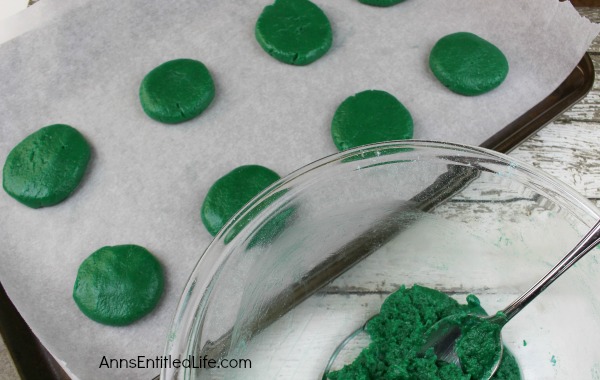 Watermelon Cookies Recipe. These adorable Watermelon cookies are so simple to make! Use a cake mix to make these delicious cookies that taste look and taste like a watermelon. These are a fun time summer cookie that your children, family and friends will love.