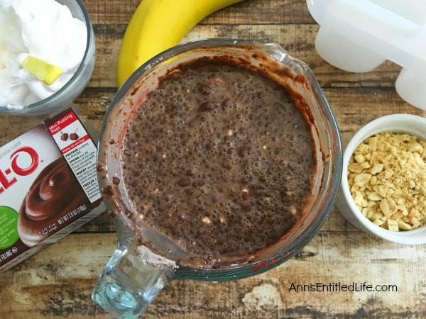 Chocolate Banana Pudding Pops Recipe. These frozen chocolate banana pudding pops are a delicious, luscious, simply fabulous treats on a hot summer day. Easy to make, these wonderful frozen refreshments will hit the right cool spot as an afternoon snack, dessert or outside sweet after backyard play.