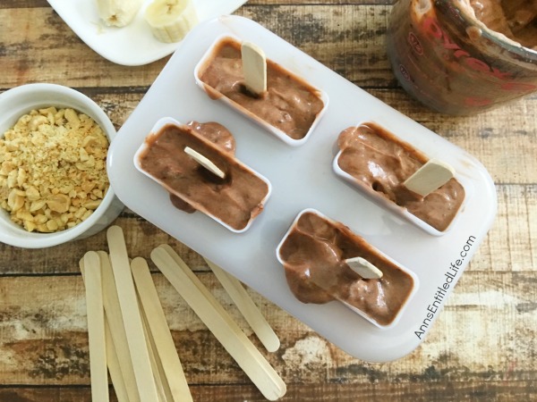 Chocolate Banana Pudding Pops Recipe. These frozen chocolate banana pudding pops are a delicious, luscious, simply fabulous treats on a hot summer day. Easy to make, these wonderful frozen refreshments will hit the right cool spot as an afternoon snack, dessert or outside sweet after backyard play.