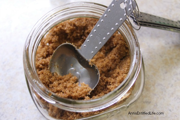 DIY Nourishing Brown Sugar and Honey Facial Mask. This all natural facial mask is very easy to make, and can made for single use, or for a full jar. This nourishing facial mask has a great combination of base ingredients for softening as well as exfoliation ingredients. Make your own Nourishing Brown Sugar and Honey Facial Mask - you skin will be so happy!