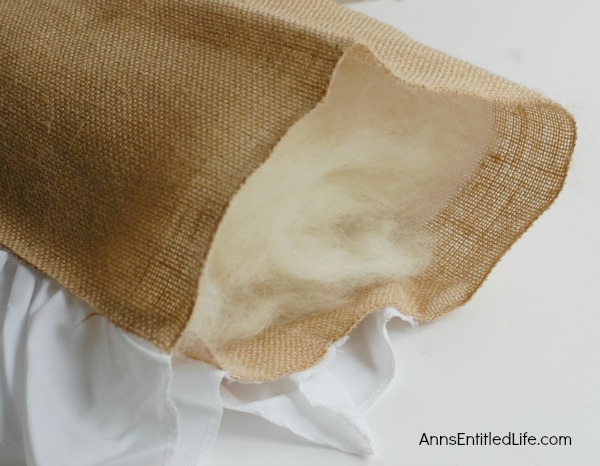 DIY Easy No Sew Throw Pillow. Make this easy, no sew throw pillow for a quick decor update. This step by step tutorial will teach you how to make this no sew ruffle burlap pillow in a short time. Simple to make, this ruffled burlap pillow is adorable for bed decor, family room decor or even casual living room decor!