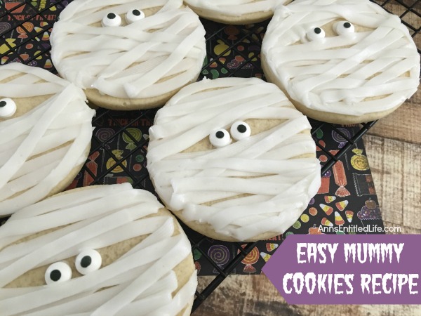 Mummy Cookies Recipe. These adorable Mummy Cookies are a spooktacular Halloween treat! Great for Halloween parties, lunch boxes, dessert or an afternoon treat, your entire family will enjoy these tasty cookies!
