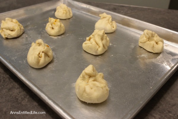 Pumpkin Puffs Recipe. These easy to make Pumpkin Puffs are soooo good! A wonderful side dish for lunch or dinner, a tasty dessert or quick breakfast, this Pumpkin Puffs Recipe is a quick seasonal treat your whole family will enjoy.