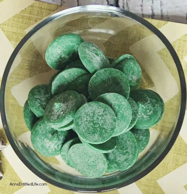 Easy Shamrock Candy Suckers Recipe. These easy to make shamrock candy suckers will be a huge hit at your St Patrick's day get-together. They taste great, come together in seconds, and are perfect for gifts or a special treat.