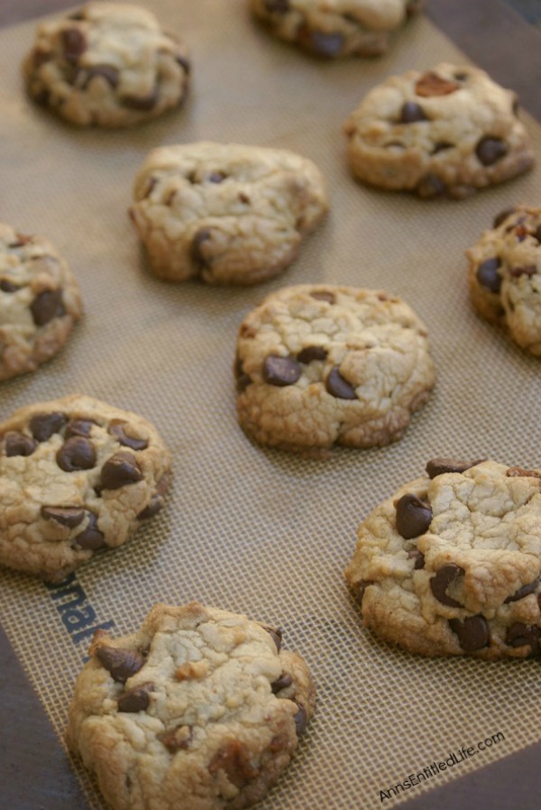 Bacon Chocolate Chip Cookies Recipe. These bacon chocolate chip cookies are fabulous! Easy to make, these bacon cookies would make terrific bacon gifts, snack cookies, dessert cookies or lunchbox treats. If you like bacon, you will love this bacon chocolate chip cookies recipe.