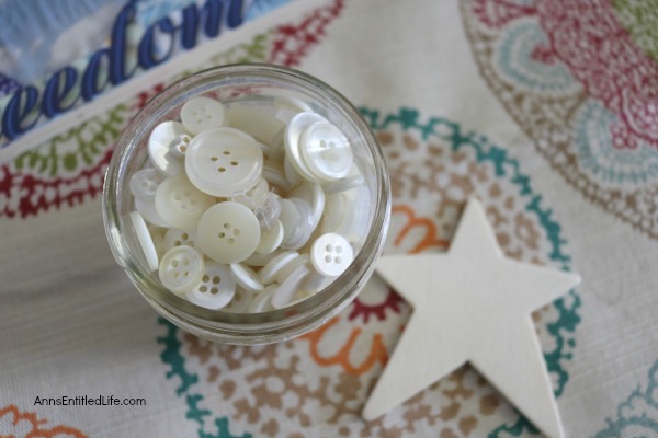 Americana DIY Picture Frame. Looking for a cute Americana themed craft to display for Independence Day? This do-it-yourself picture frame is inexpensive and a very easy craft to make. It takes about an hour of your time from beginning to end to produce this 