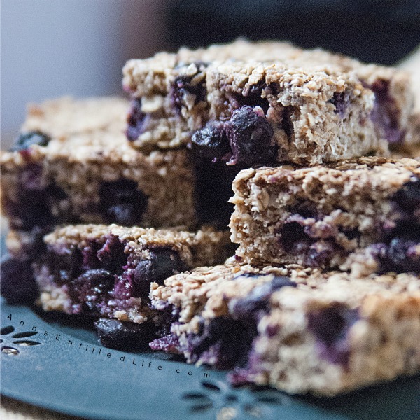 Wholesome Blueberry Banana Oat Bars Recipe. Try this easy to make Wholesome Blueberry Banana Oat Bars Recipe today! It makes for a great snack, on the go breakfast, or a delicious addition to a lunchbox meal.