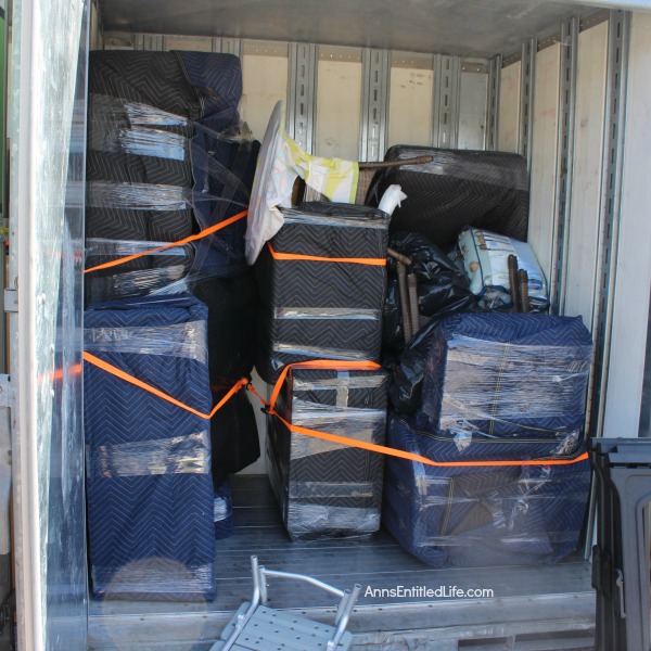 How to Pack and Move Yourself Using a Moving Container Service. This is how we moved ourselves long distance from Florida to New York State using a moving container service!