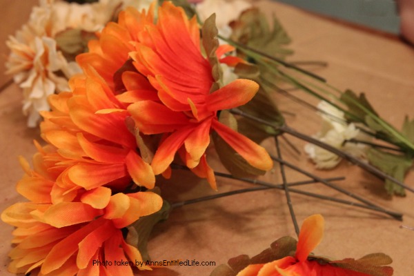 Dollar Store Craft: Paper Bag Flower Arrangement. This is an unusual, easy to make craft you can fabricate with basics found at your local dollar store. If you are looking for an inexpensive, quirky craft, you can make this paper bag flower arrangement in about 30 minutes using these step-by-step instructions.