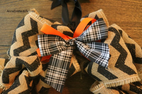 Halloween Burlap Wreath DIY. An easy to make Halloween wreath perfect to display over your fireplace, or on your front door.