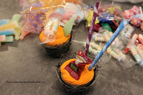 How to Make a Halloween Cupcake Tree. This simple step by step tutorial will help you put together this wonderful Halloween sweet display. Highly customizable to match your Halloween theme, this cupcake tree will be a big hit at your Halloween party!