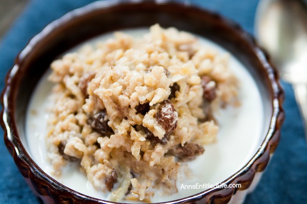 Slow Cooker Apple Cinnamon Oats Recipe. Wake up to delicious steel cut oats for breakfast with this fabulous slow cooker apple cinnamon oats recipe. Your whole family will love this great tasting, hearty morning meal.