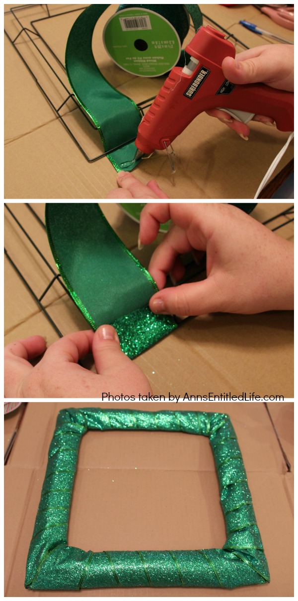 Christmas Elf Wreath Tutorial. This step-by-step tutorial will show you how to easily make this darling Christmas Elf Wreath in about 30 minutes. The templates are included in the post.