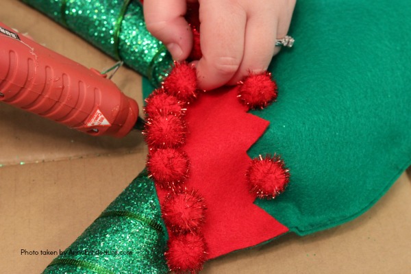 Christmas Elf Wreath Tutorial. This step-by-step tutorial will show you how to easily make this darling Christmas Elf Wreath in about 30 minutes. The templates are included in the post.