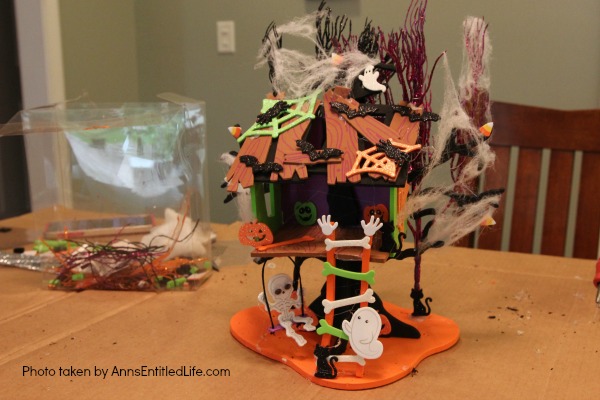 Halloween Haunted House. These Halloween Haunted Houses are great for table decor, a centerpiece or on top of your mantel.