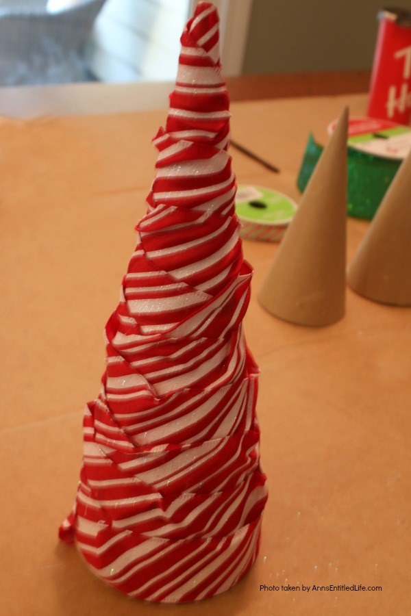 Christmas in a Minute: Easy Ribbon Trees