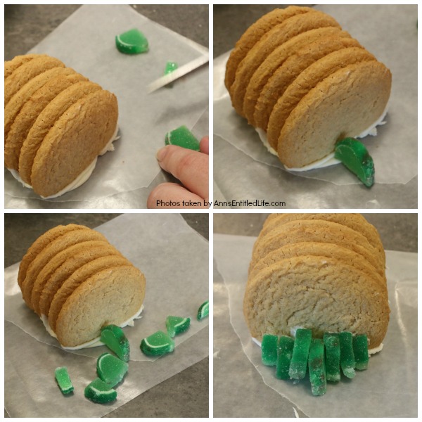 How to Make a Toaster Pastry Christmas Train. This eatable Christmas Train made with toaster pastries is a fun alternative to a gingerbread house. Use it as your table decor, and then eat it for dessert. Follow these step-by-step tutorial instructions to learn how to assemble this adorable Christmas train.