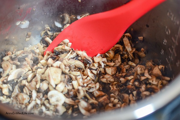 Instant Pot Cream of Mushroom Soup Recipe. Easy to make, totally delicious, this instant pot cream of mushroom soup so good. The creamy goodness of this mushroom soup will have your family asking for seconds!