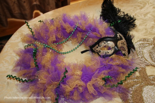 Glitter Mardi Gras Mask Wreath Tutorial. Follow the step by step instructions of this Glitter Mardi Gras Mask Wreath Tutorial to make this beautiful, sparkly, Mardi Gras Wreath. This highly customizable, simple to make, Glitter Mardi Gras Mask Wreath will look great on your front door, over your mantel, or on a wall. Truly unique Mardi Gras decor!