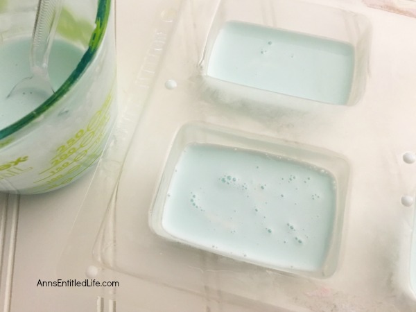 Ombre Soap DIY Tutorial. Make your own fun soaps with this easy to follow ombre soap tutorial. Learn how to gradually blend the soap colorant to make this delightful, whimsical ombre soap. Making your own soap is fast, fun and easy. Great for gifts or your own home décor! 