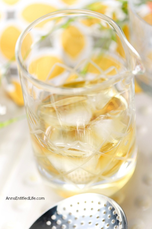 King George Cocktail recipe. A slightly sweet, slightly tart, completely delicious highball recipe. Sophisticated and smooth this fabulous, unique, King George Cocktail recipe is a sure hit!
