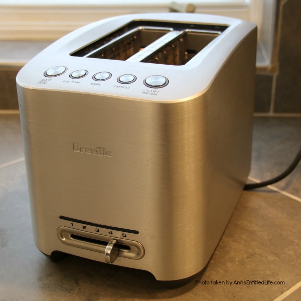 2 slot stainless steel toaster