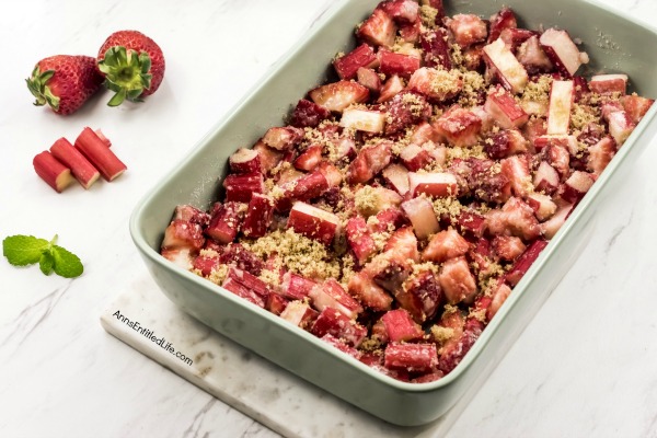 Strawberry Rhubarb Crisp. This amazing strawberry rhubarb dessert is a sweet-tart Strawberry Rhubarb Crisp Recipe that is not only fast and easy to make, but delicious as well.