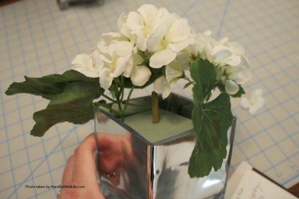 How to Make Floral Bookends. These decorative bookends are so easy to make! In less than 15 minutes you can make a set of unique bookends to match your room decor or to give as a gift (a great teacher gift!). Highly customizable, these step by step instructions will show you how to make floral bookends for any season, color scheme, or decorating taste.