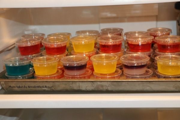 Peanut Butter and Jelly Jello Shots Recipe. This Peanut Butter and Jelly Jello Shots Recipe is the grownup version of your favorite childhood sandwich. If you liked PB&J sandwiches as a kid, you are going to love these PB&J jello shots as an adult. Simple to make, these jello shots are great for parties, tailgating, and more!
