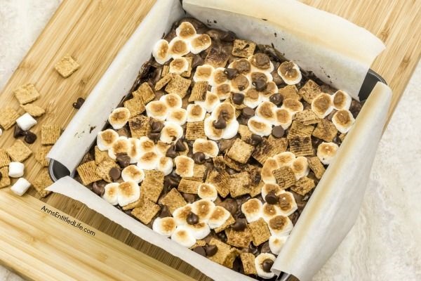 Golden Grahams S'mores Brownies Recipe. You do not need a campfire to get the great taste of S'mores. This updated twist on traditional s'mores is made with delicious, sweet golden grahams cereal. Great for parties and snacks, this easy to make golden grahams s'mores brownies recipe will quickly become a family favorite.