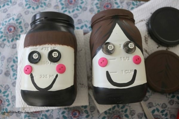 Pilgrims Jar Craft. Use this step by step instructional tutorial to make this adorable these Pilgrims Jar Craft for Thanksgiving! Simple to make, these cute little Pilgrims would look great as part of a Thanksgiving centerpiece, or on a fireplace mantel or side table as standalone decor.