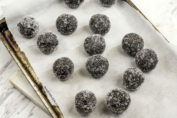 Rum Balls Recipe. These delicious rum balls are a fabulous addition to your holiday cookie tray! Fast and simple to make, this rum balls recipe is an easy, no-bake treat that friends and family will adore. If you are looking for a great traditional holiday cookie, try these scrumptious little rum balls.