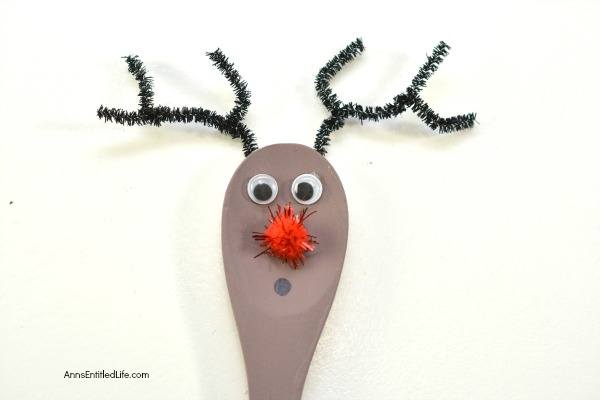 Wooden Spoon Craft: Rudolph Spoon Puppet. Make your own Rudolph spoon for the holidays with these step by step instructions! From children to adults, this adorable little 