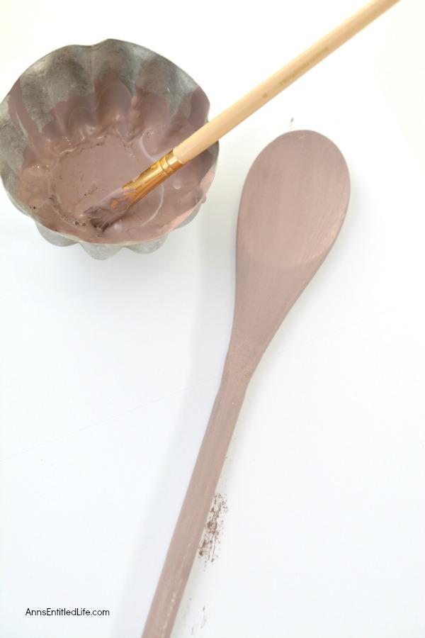 Using these step-by-step instructions, this simple to make Turkey Spoon Puppet Craft comes together in no time flat! Perfect to use as a puppet, or for more adult decor in centerpieces or flower pots, of as a take home party favor, this adorable wooden spoon craft is a delightful Thanksgiving turkey craft.