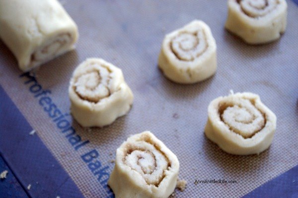 Cinnamon Rolls Cookies Recipe. Homemade cinnamon rolls in an easy to make cookie! Your entire house will smell like a bakery with these cookies in the oven. And bonus! Since they are cinnamon rolls, cookies for breakfast!! These delicious cookies taste great and are perfect for lunchboxes, cookie trays or dessert.