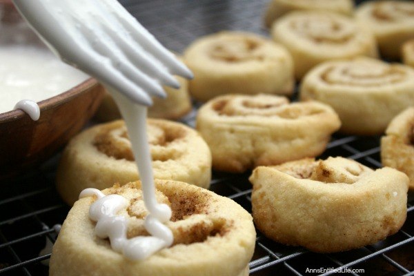 Cinnamon Rolls Cookies Recipe. Homemade cinnamon rolls in an easy to make cookie! Your entire house will smell like a bakery with these cookies in the oven. And bonus! Since they are cinnamon rolls, cookies for breakfast!! These delicious cookies taste great and are perfect for lunchboxes, cookie trays or dessert.