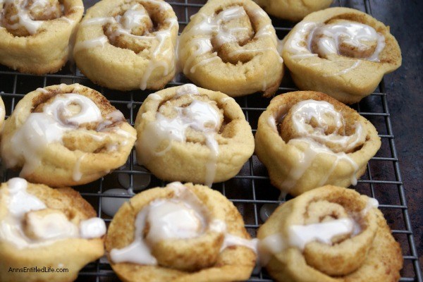 Cinnamon Rolls Cookies Recipe. Homemade cinnamon rolls in an easy to make cookie! Your entire house will smell like a bakery with these cookies in the oven. And bonus! Since they are cinnamon rolls, cookies for breakfast!! These delicious cookies taste great and are perfect for lunchboxes, cookie trays or dessert.