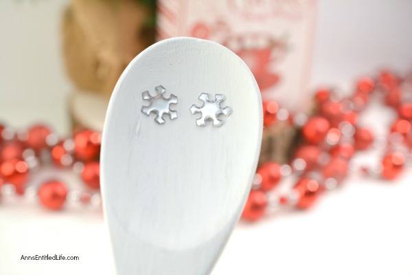 Wooden Spoon Craft: Snowman Spoon Puppet. Bring a little bit of the cold inside this winter and make your own Snowman spoon with these easy step by step instructions! This adorable little 