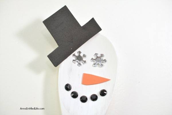 Wooden Spoon Craft: Snowman Spoon Puppet. Bring a little bit of the cold inside this winter and make your own Snowman spoon with these easy step by step instructions! This adorable little 