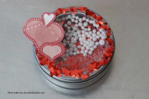 5 Minute Craft: Valentine's Day Heart Magnet. Like easy crafts? This one is a real winner! In only 5 minutes you can create this fun Valentine's Day heart magnet. Perfect for Sweetest Day, Valentine's Day, or a bridal shower this sweet little craft is so simple to make, nearly anyone can do it!