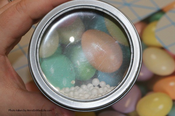 5 Minute Craft: Easter Eggs Magnet. Like easy crafts? This one is a real winner! In only 5 minutes you can create this fun Easter Egg magnet. This sweet little Easter holiday craft is so simple to make, nearly anyone can do it!